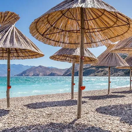 With A Parking Space Baska, Krk - 21617 Gostinjska kuća 3*