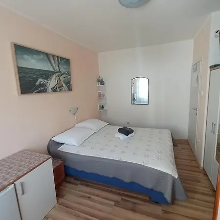 Gæstehus With A Parking Space Baska, Krk - 21617 Baška